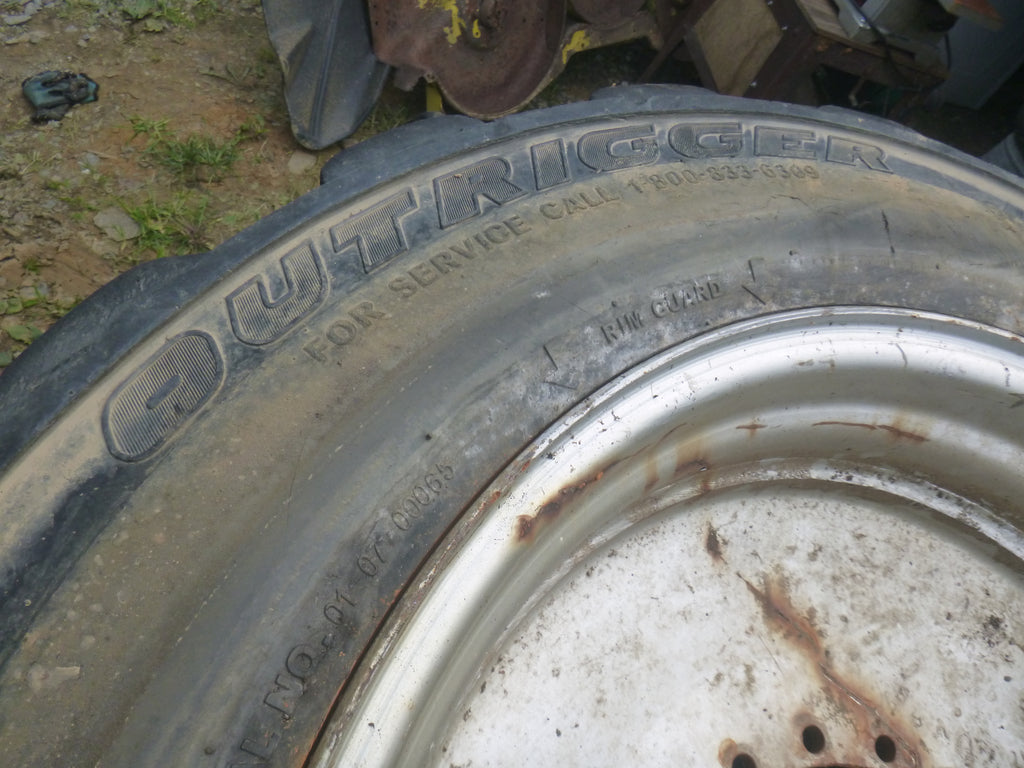 (4) OUTRIGGER Solid Used IN445/50D710 Tires & Wheels for Aerial Boom Lifts 20 Bolt Wheels