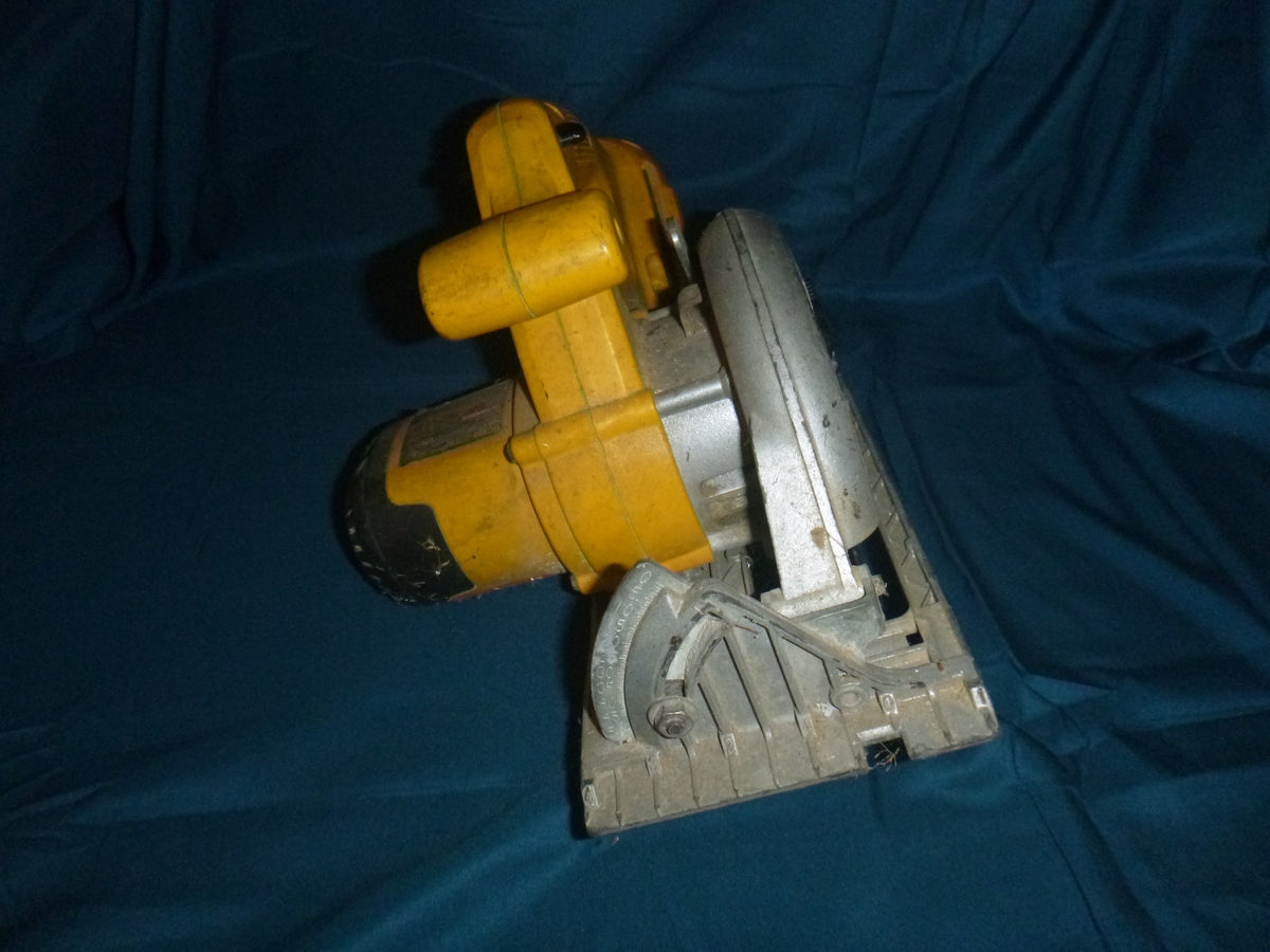 DeWalt DC390 Circular Saw 6-1/2" 18v