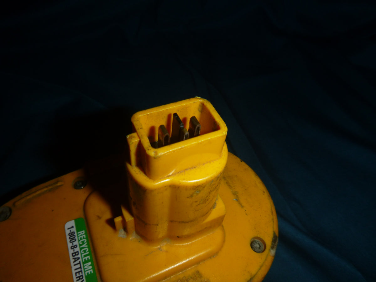 DeWalt DC9096 Battery 18v USED